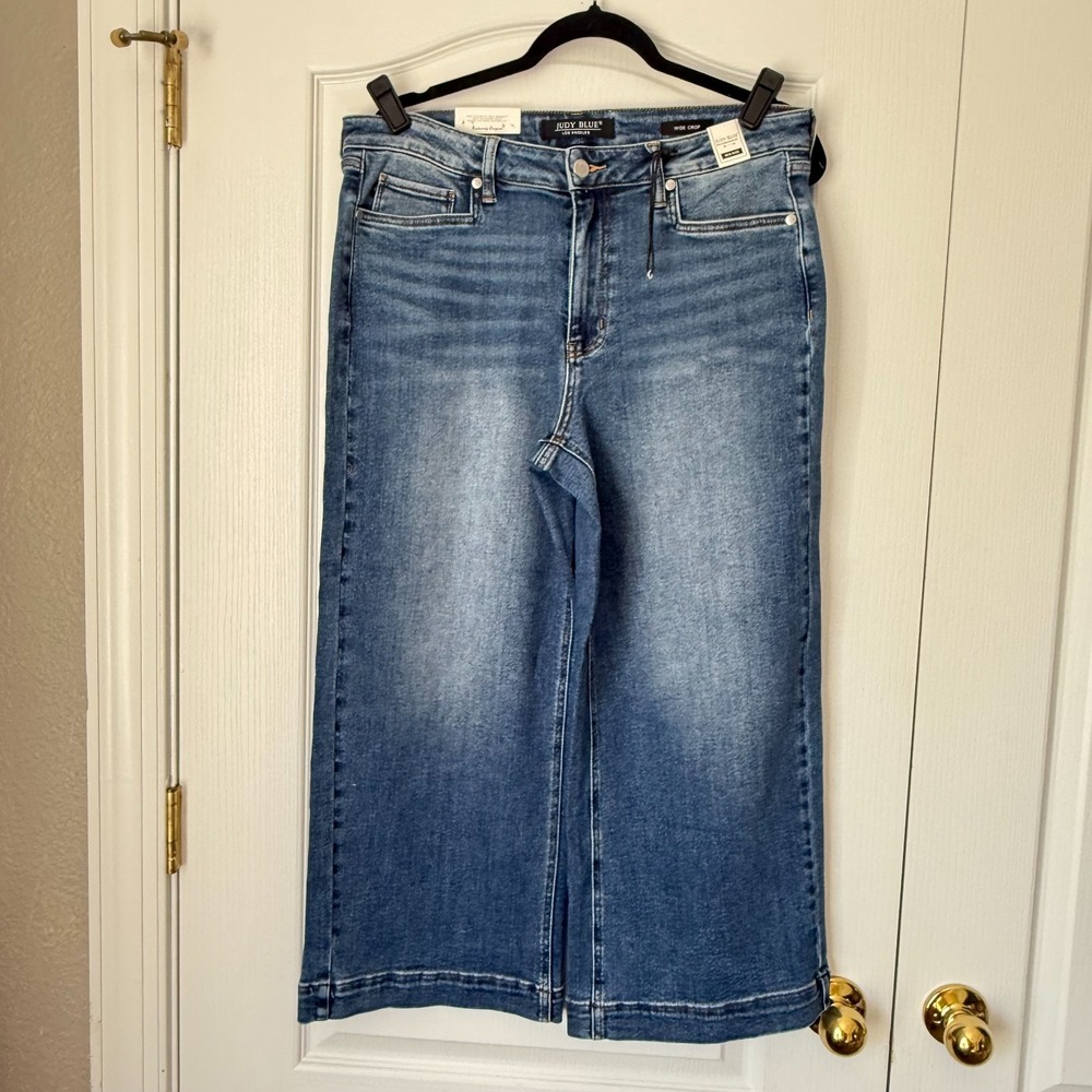 Judy Blue Women's Size 13/31 Blue Stretch Mid Rise Wide Leg Cropped Jeans NWT